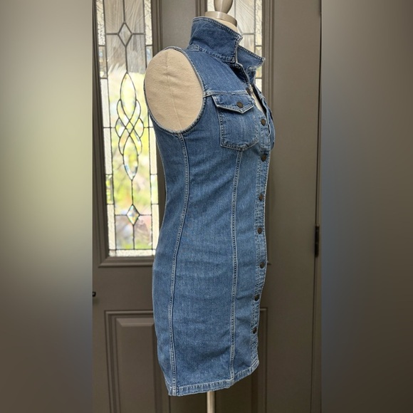 Levi's Classic Aubrey Sleeveless Denim Snap Front Collared Dress | Size Small - Picture 5 of 9